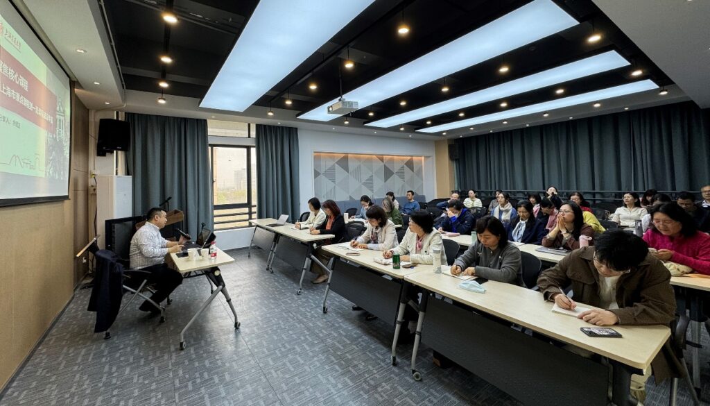 Reform of Ideological and Political Education in Higher Mathematics Courses under the Background of Vocational Education
