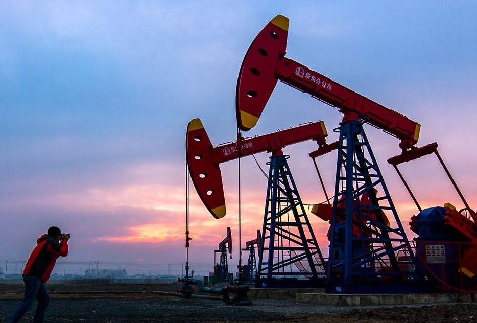 Development and Application of Subdivision Water Injection Technology in Gudong Oil Production Plant