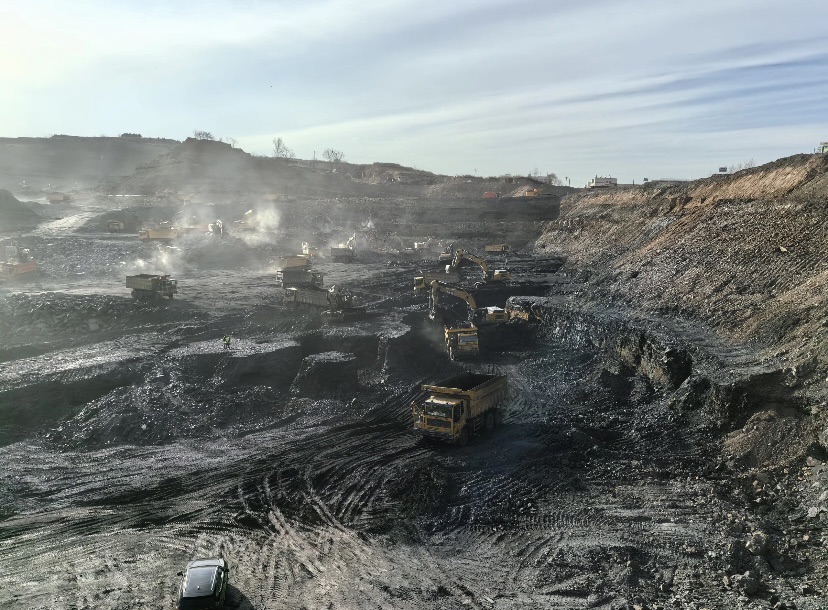 Study on the Influencing Factors of PDC Bit Rotating Percussion Rock Breaking Efficiency