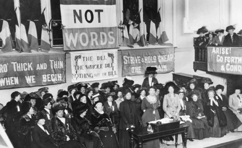 Networked Voices: The Role of Social Platforms in Shaping Transnational Feminist Consciousness