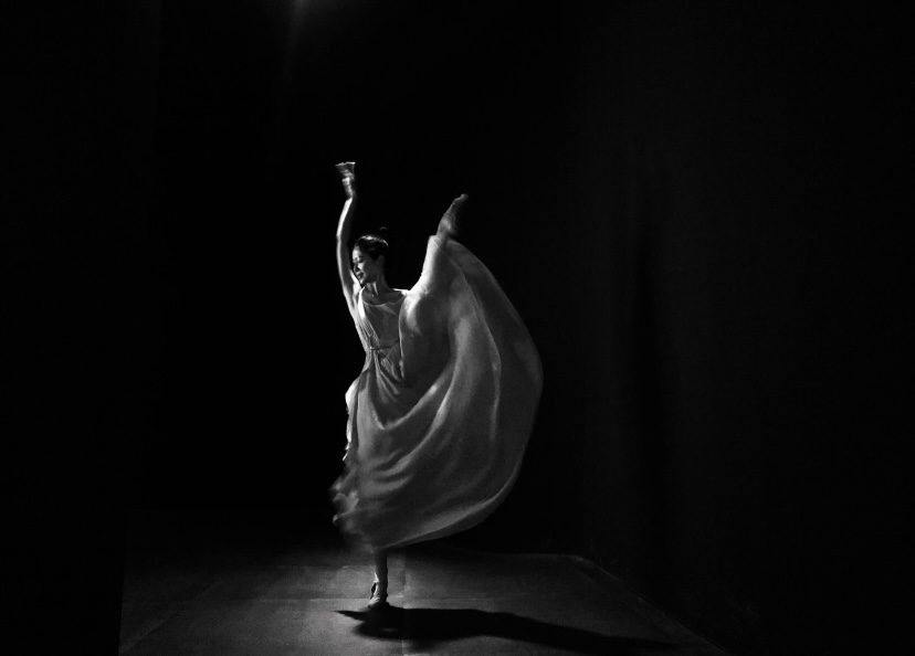 Aesthetic Reconstruction of the Modern Dance Body from a Feminist Perspective