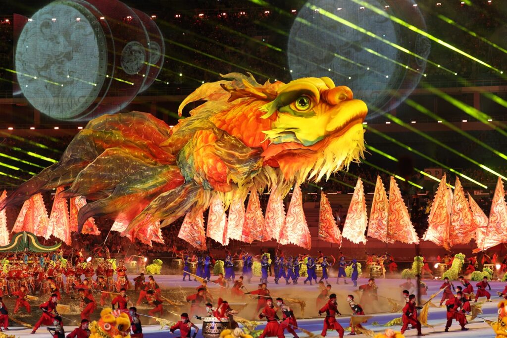 Research on the Contemporary Inheritance of Lingnan Intangible Dance in the Age of Mathematical Wisdom: Take Lingnan Aoyu Dance as an Example