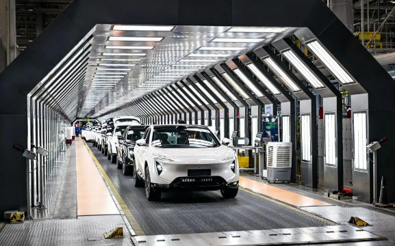 China’s New Energy Vehicle Output and Sales Surpass 7.400 Million Units in First Half of 2026