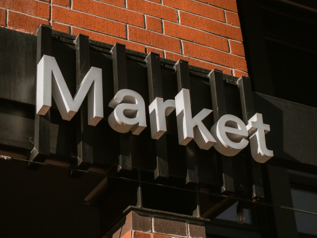 The Lemon Market Dilemma: How Bad Products Crowd Out Good Ones and Erode Market Trust