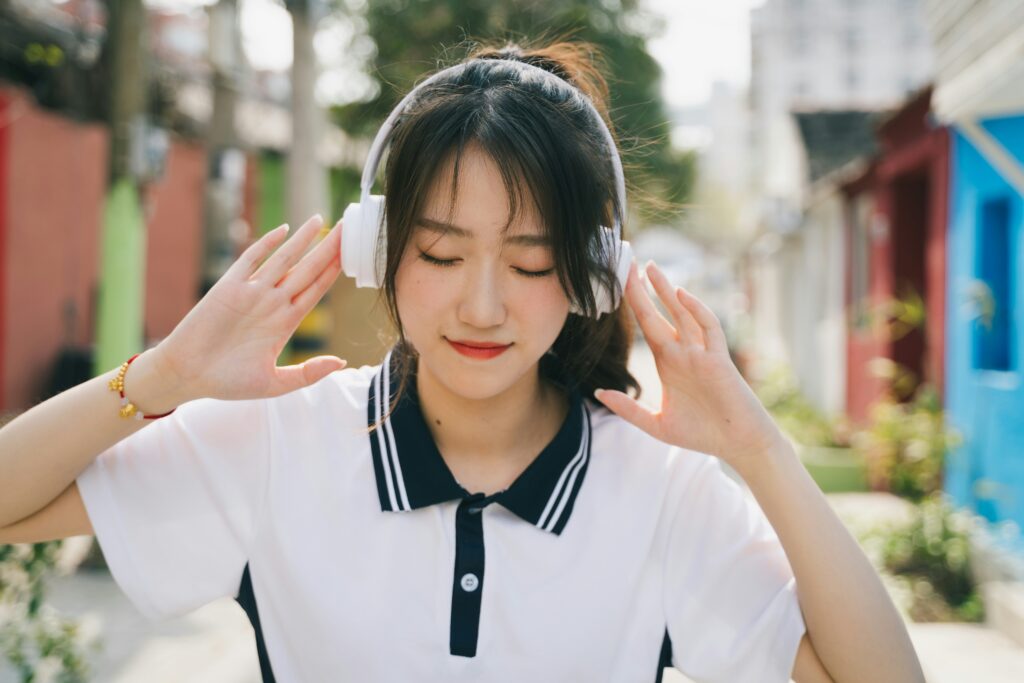 Audio Consumption Booms: China’s “Ear Economy” Speeds Toward High‑quality Growth