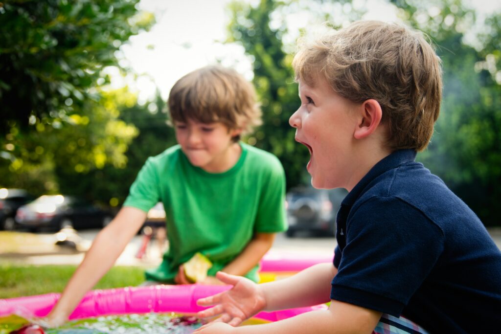 A Study on the Influence of Father Involvement in Parenting on Young Children’s Peer Interaction Ability