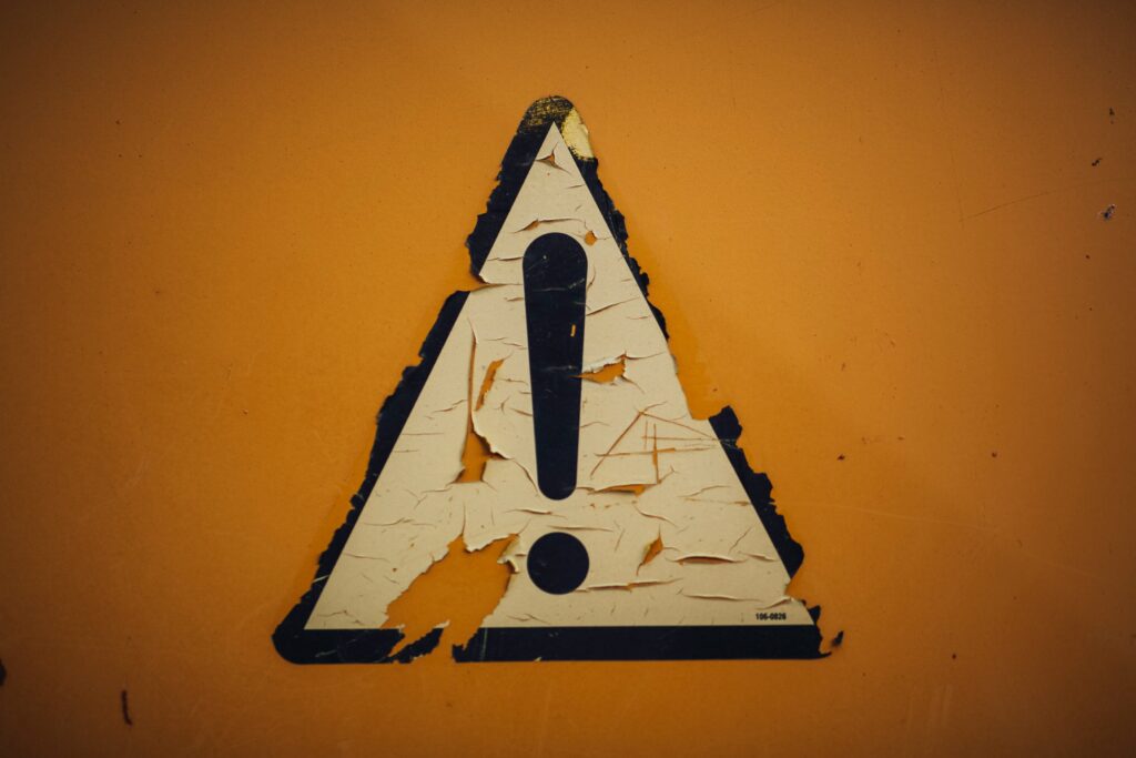Identification of On-site Safety Hazards and Optimization of Safety Management Systems in Mechanical Manufacturing Workshops